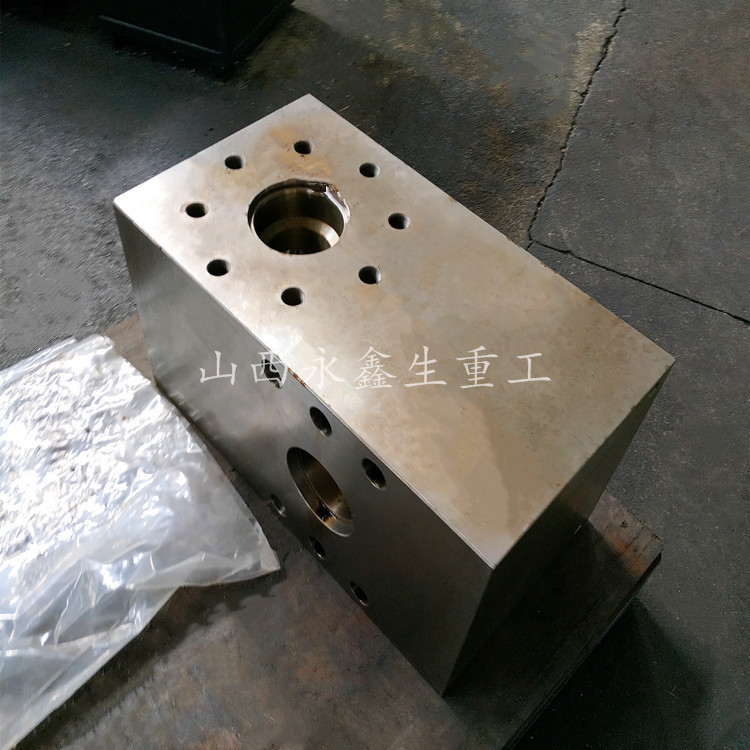 高压泵阀箱锻件 高压泵阀箱锻件